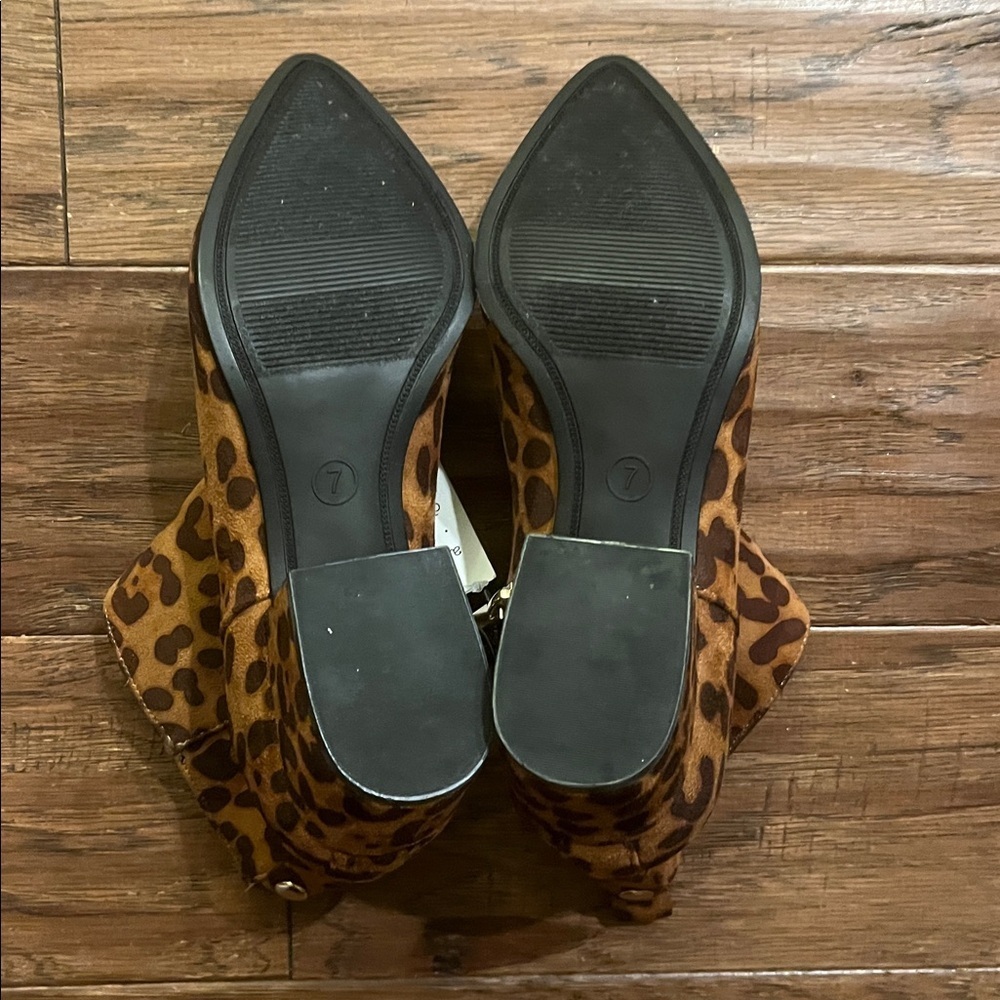 a new day The Valerie Microsuede City Ankle Leopard Print Booties Size 7 - Picture 4 of 5